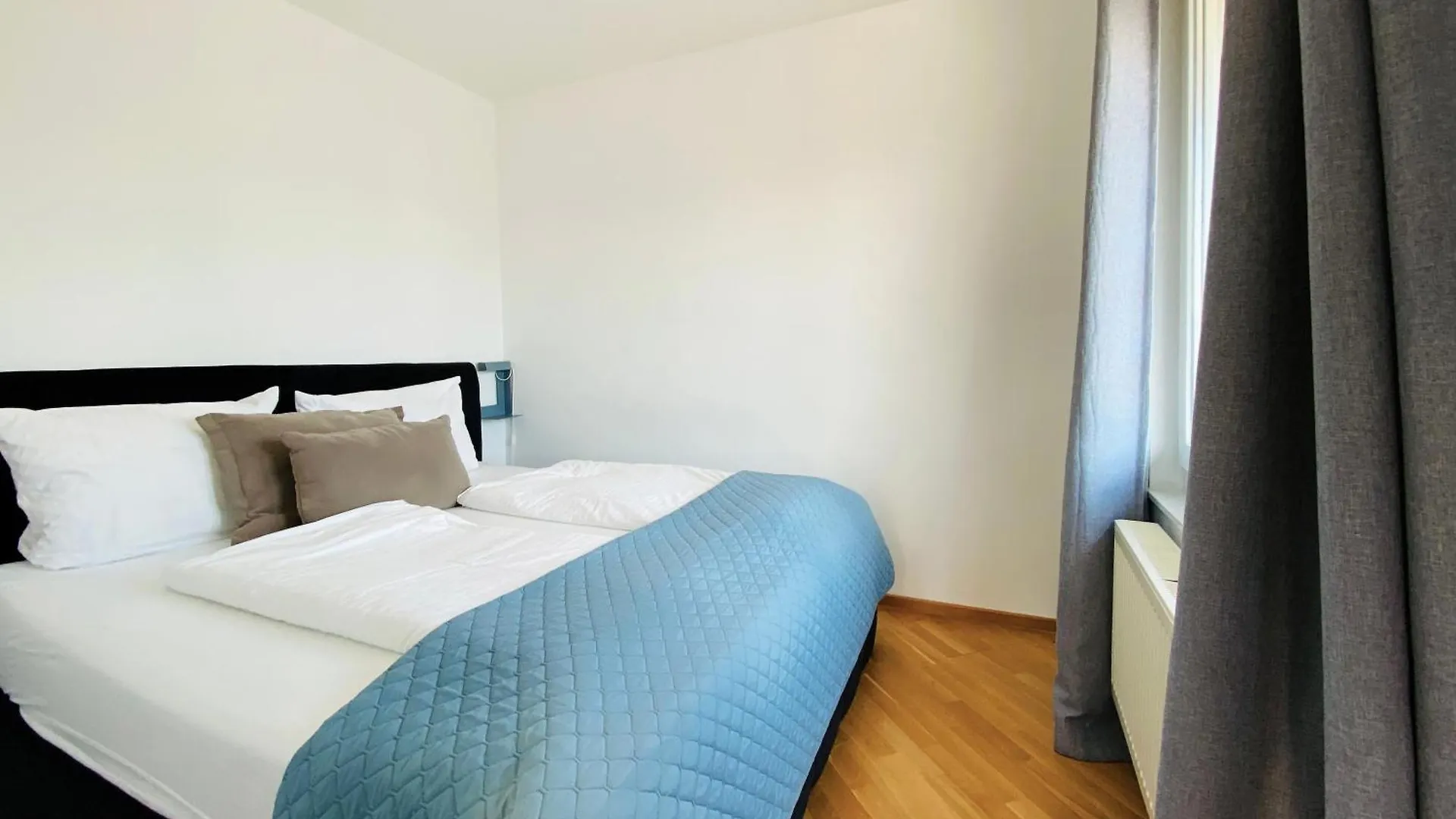 *** アパートホテル Victoria Apartments デュッセルドルフ ドイツ